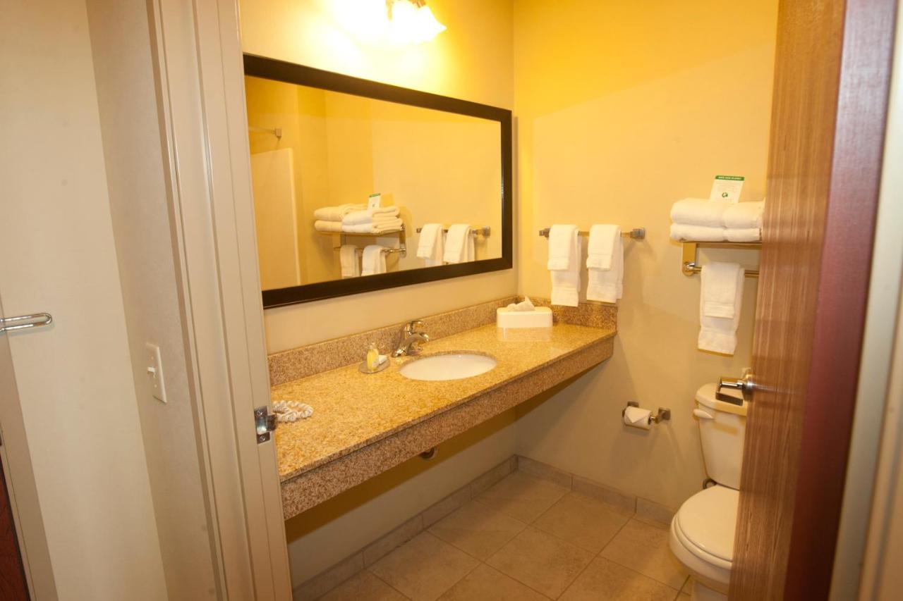 Cobblestone Inn & Suites - Carrington מראה חיצוני תמונה