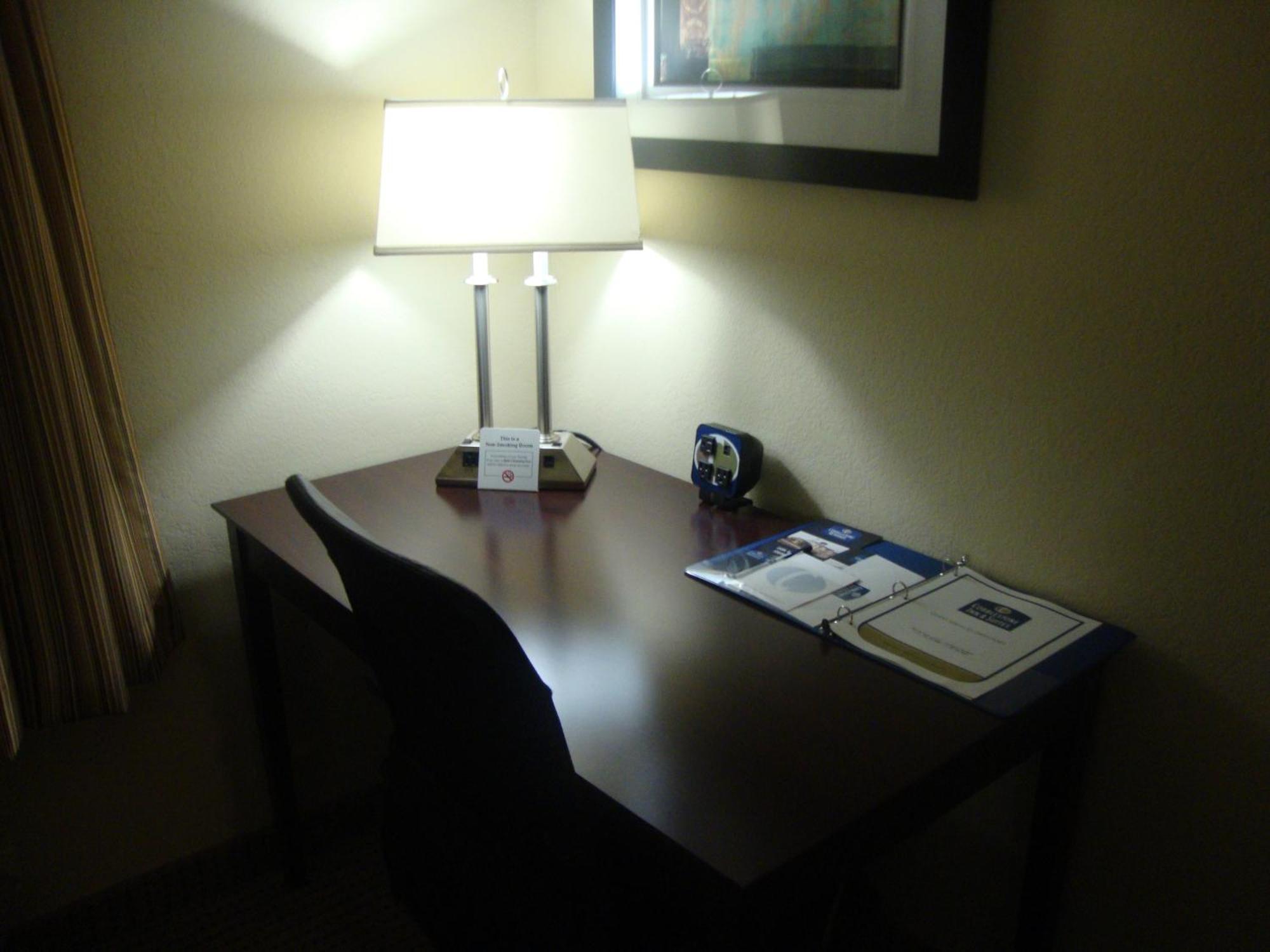 Cobblestone Inn & Suites - Carrington חדר תמונה